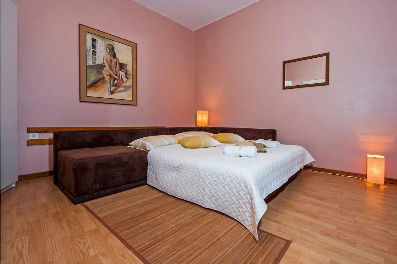 Stela - One Bedroom Apartment Rovinj
