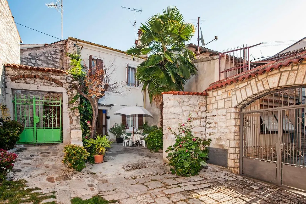 Stela - One Bedroom Apartment Rovinj