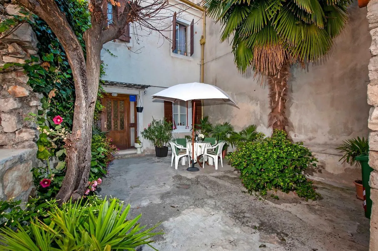 Stela - One Bedroom Apartment Rovinj