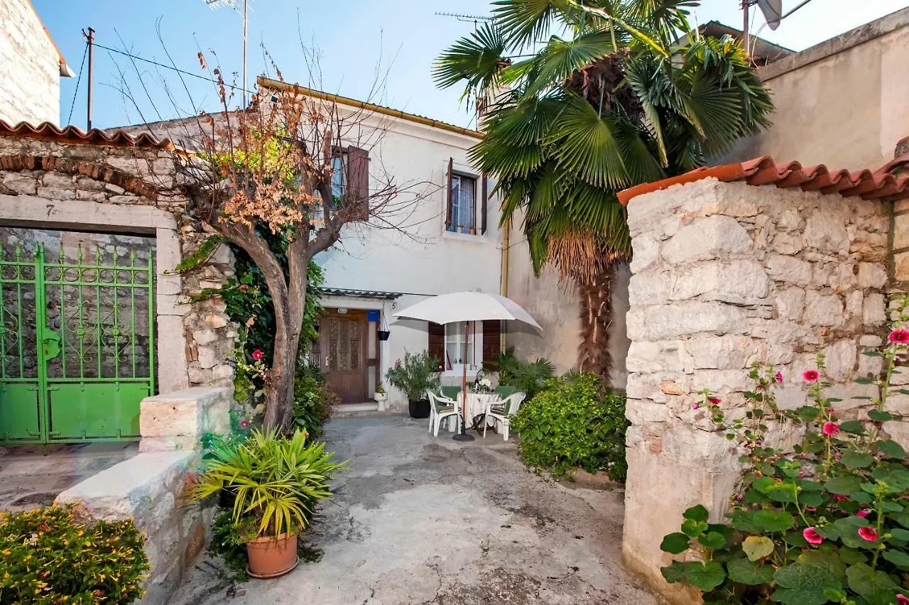 Stela - One Bedroom Apartment Rovinj
